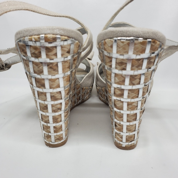 White house black market canvas shimmery wedge 8M - Picture 4 of 8